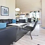 Casa vacanze 8 Person In Gro Enbrode